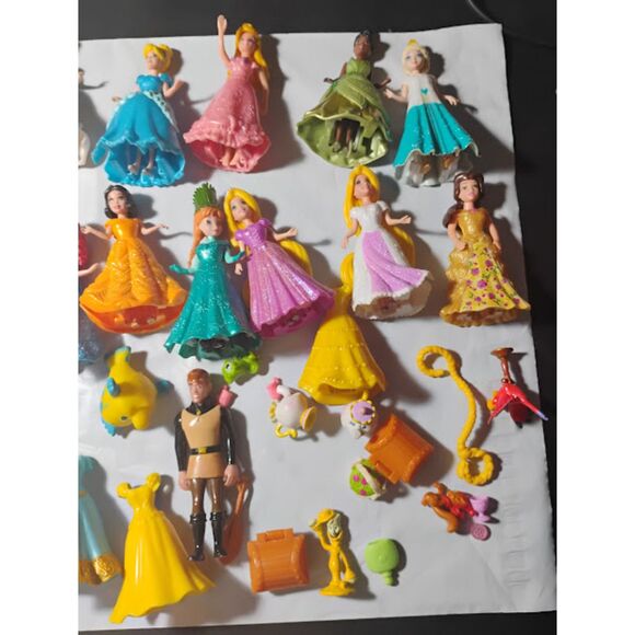 Disney Princess Magiclip Figure Lot 19 Figures Accessories & More - Picture 2 of 10